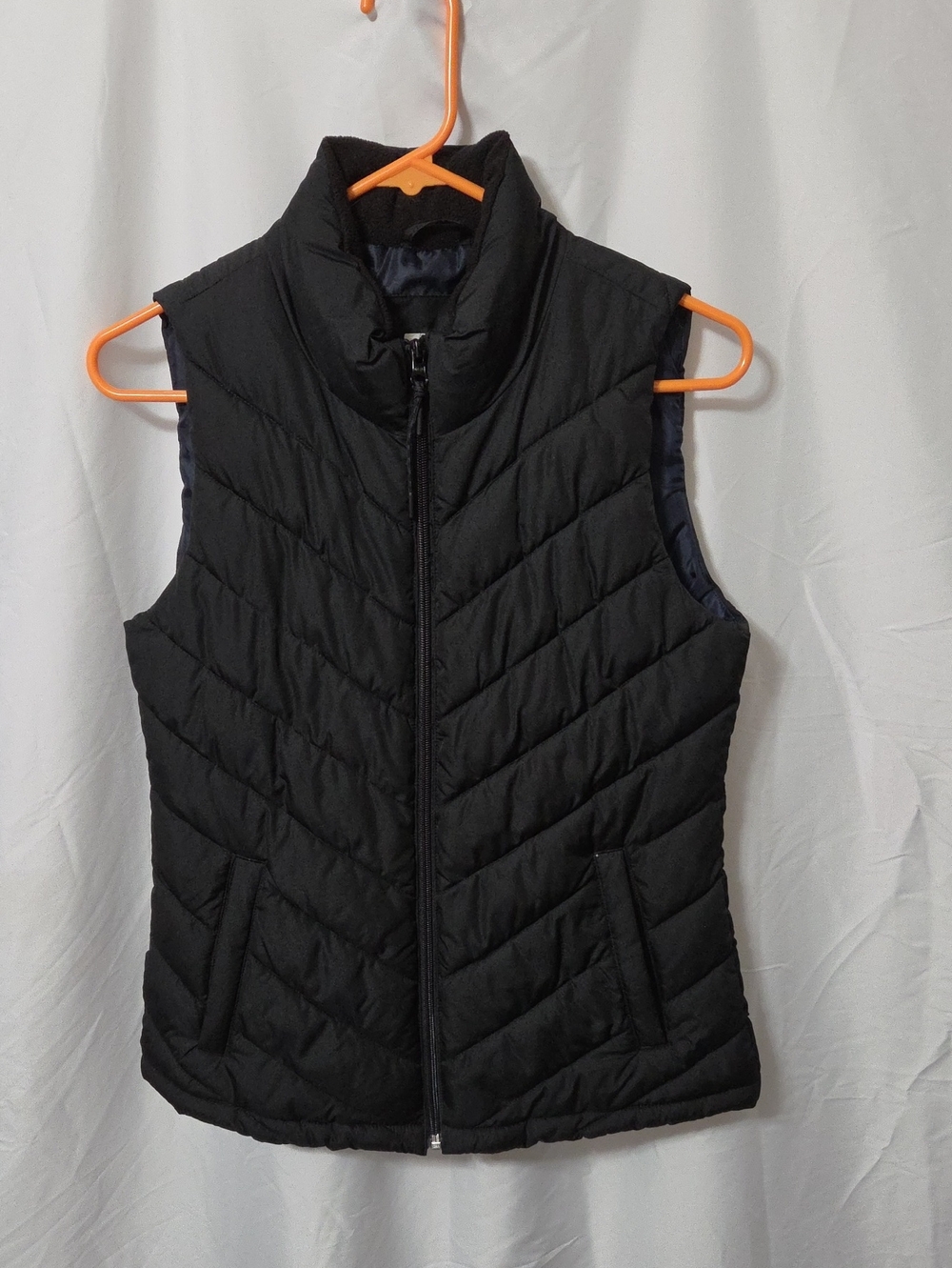 GAP Black Quilted Zip Up Puffer Vest w/Zippered Pockets, Size XS, Excellent Cond